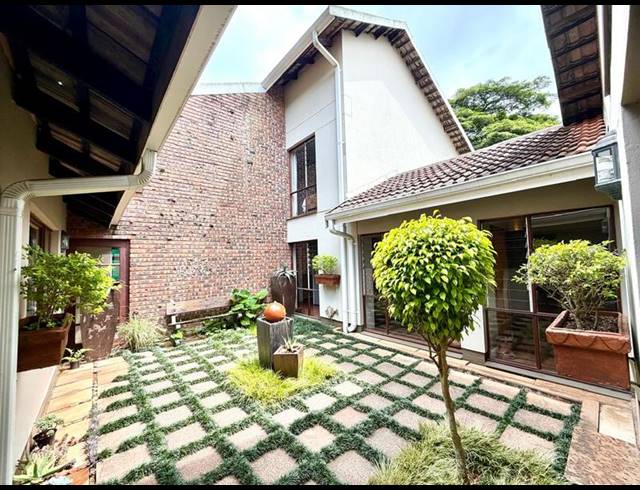 5 BEDROOM HOUSE FOR SALE IN CLARENDON